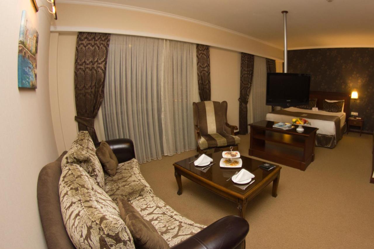 Otel Monec