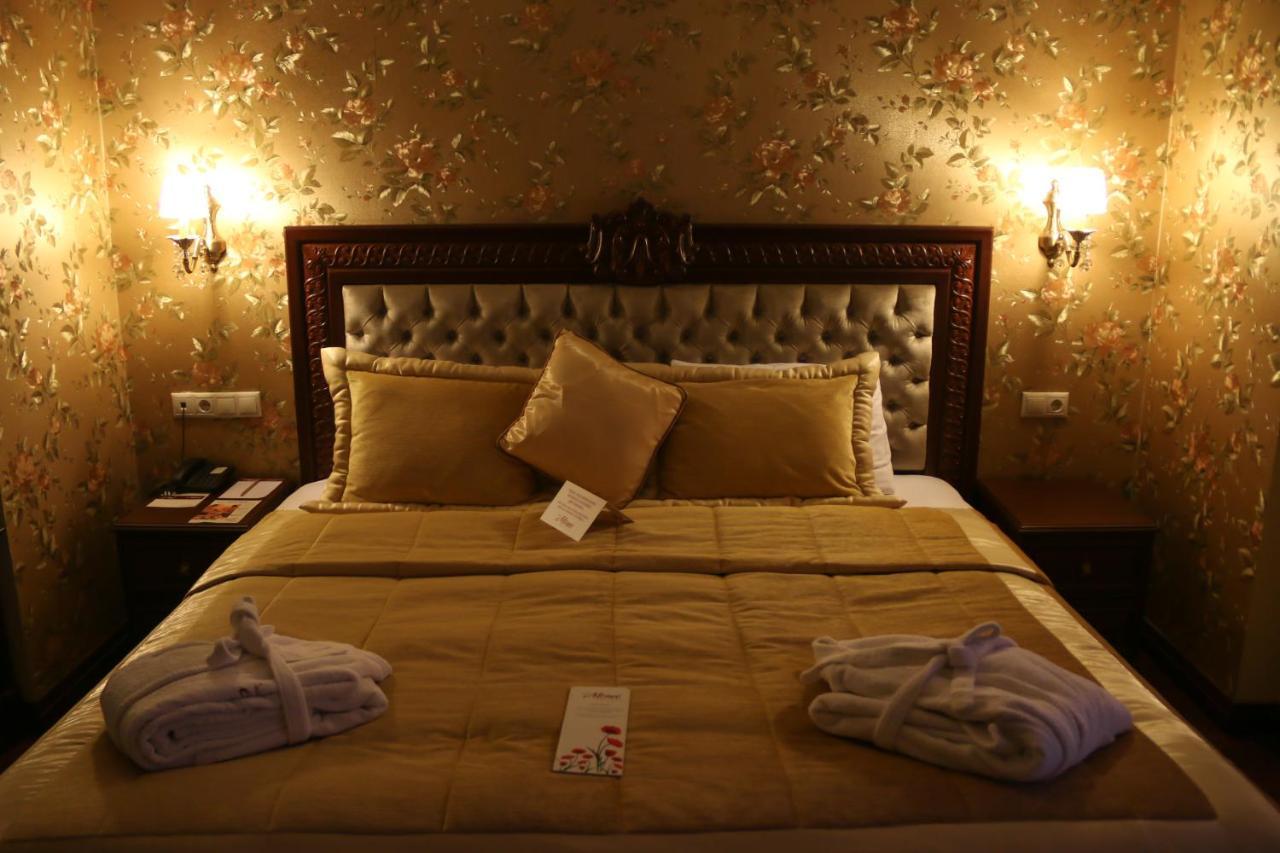 Otel Monec 4*