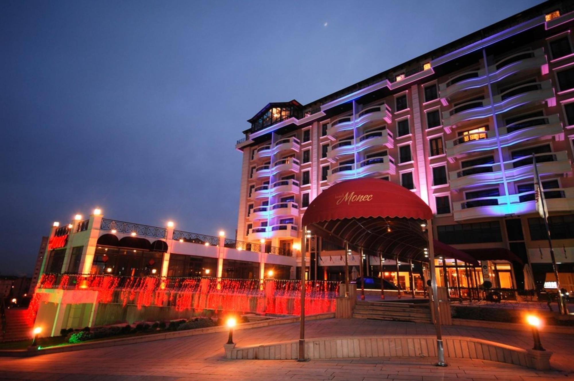 Otel Monec